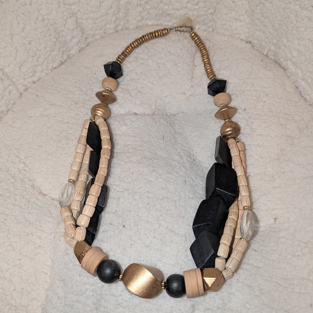 Elegant Black and Gold Beaded Necklace
